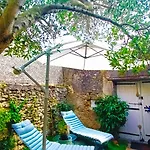 Sejour Detente Avec Son Privatif Proche De La Cite De Carcassonne Et Du Canal Du Midi B&B